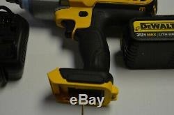 Dewalt DCF889H 20V MAX 1/2 Cordless Impact Wrench withDCB107 Charger DC0B200