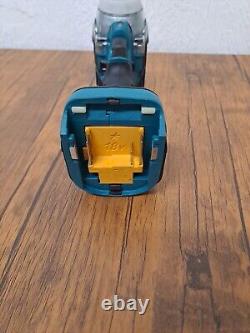 Makita 18v impact wrench dtw285 (Body Only)