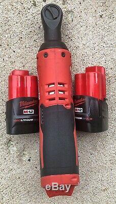 Milwaukee M12 2556-22 Fuel 1/4 Ratchet Kit with 2 Batteries And 1 Charging Base
